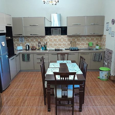Blissful Hostel Shkodër Esterno foto