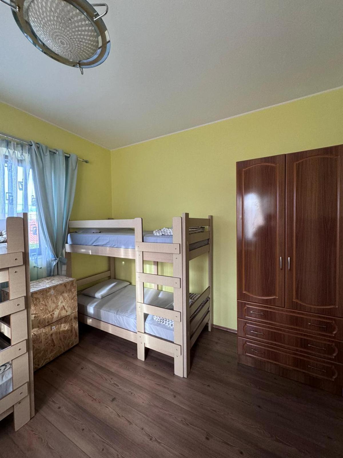 Blissful Hostel Shkodër Esterno foto